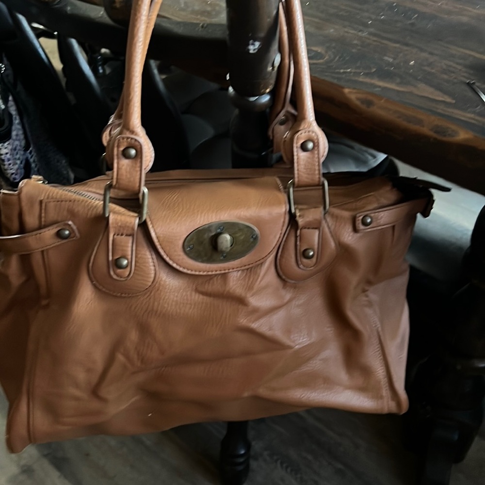 Large brown handbag no brand